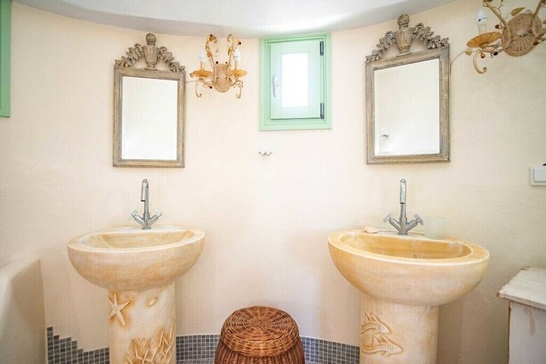 To Armiro Boutique Houses