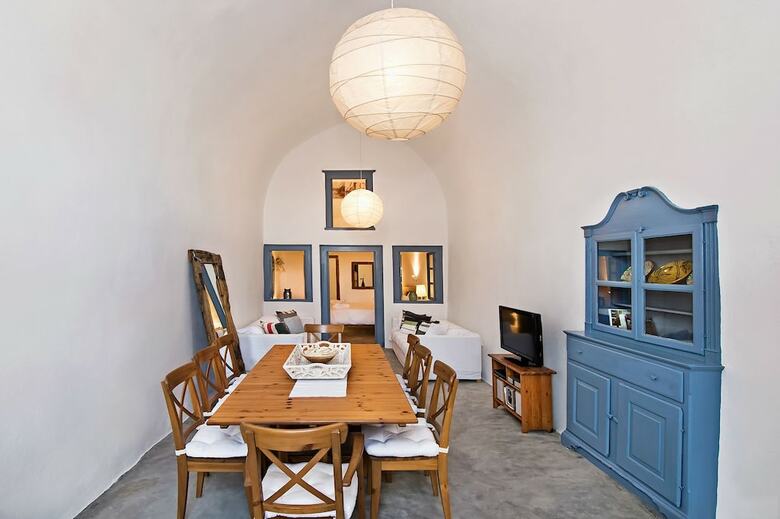 Lucky Homes - Oia