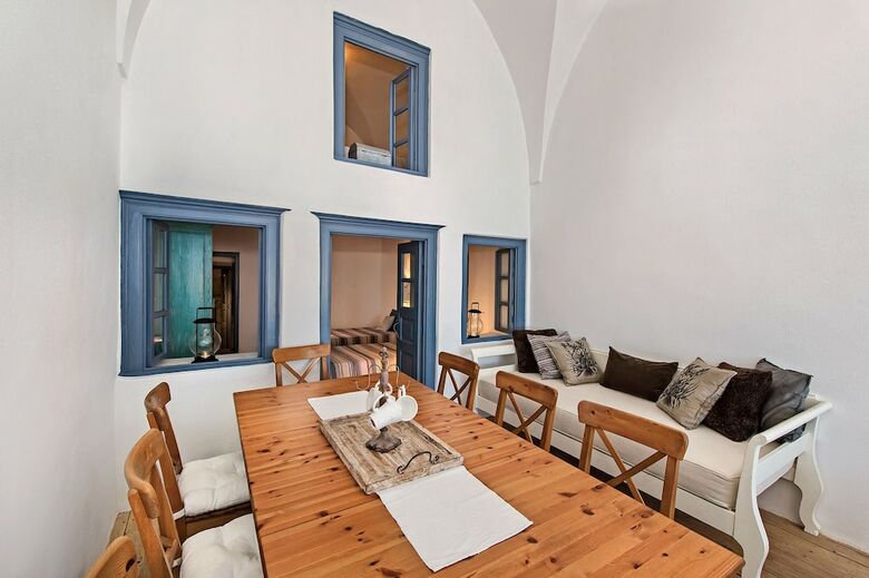 Lucky Homes - Oia