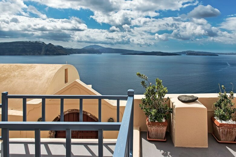 Lucky Homes - Oia