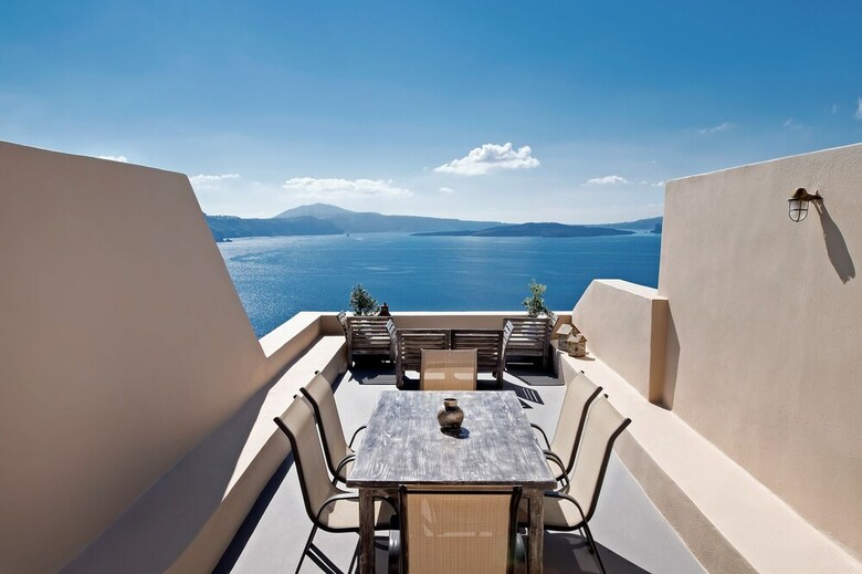 Lucky Homes - Oia