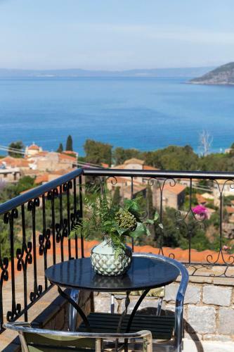 Vardia Hotel