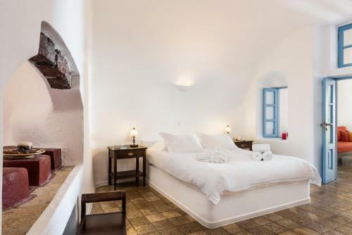 Aparthotel Pantelia Suites