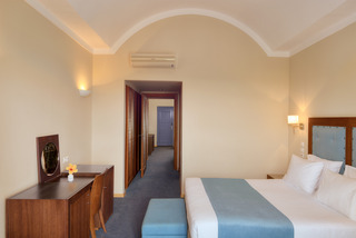 Hotel Lakitira Suites