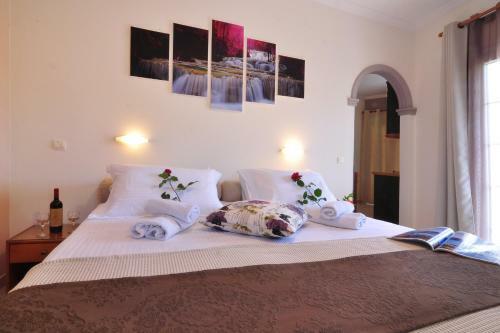 Rolandos Apartments