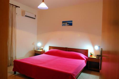 Nikos 2 Studios & Apartments