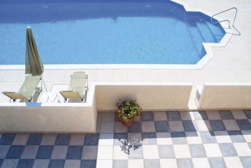 Hiona Holiday Hotel