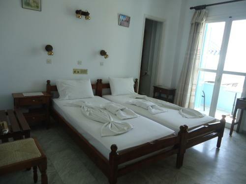 Zorbas Hotel & Studios