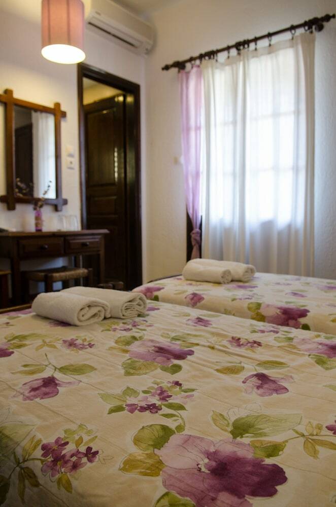 Elli Hotel