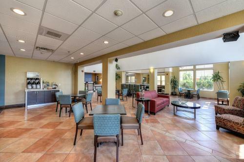 Holiday Inn Express Hotel & Suites Manteca