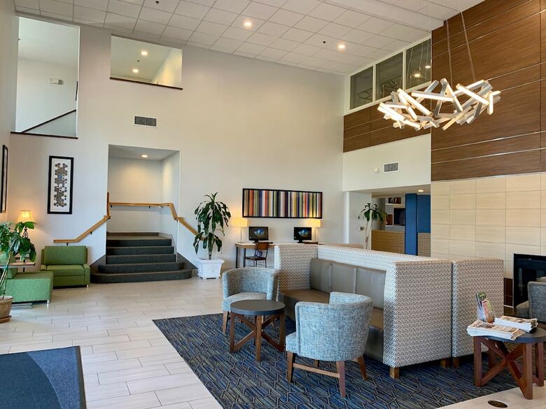 Holiday Inn Express Hotel & Suites Tracy