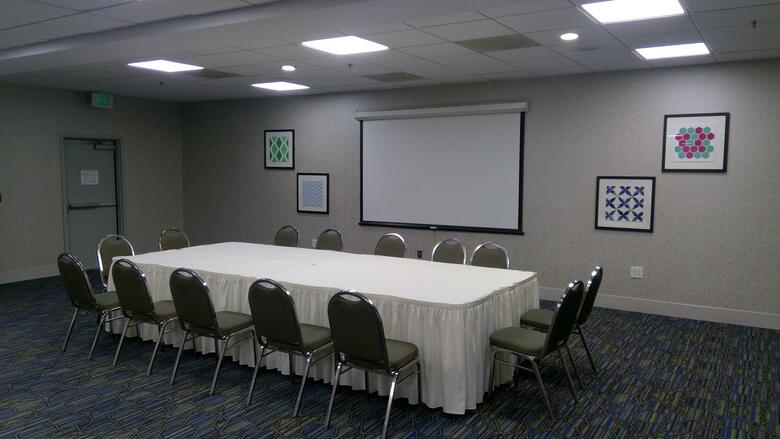 Holiday Inn Express Hotel & Suites Tracy