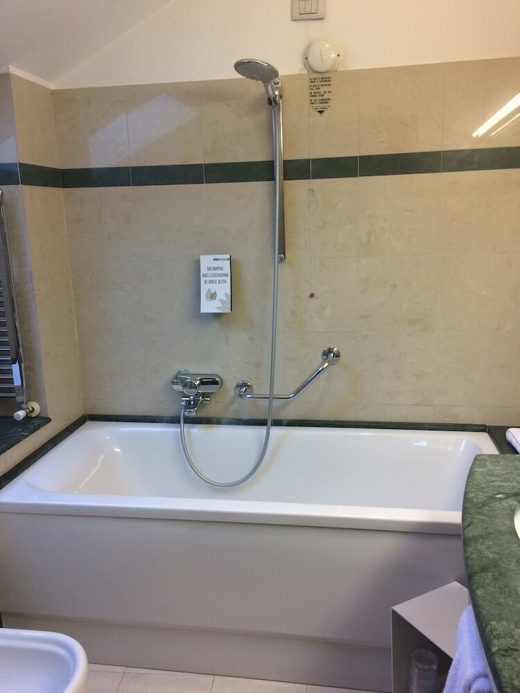 Best Western Plus City Hotel