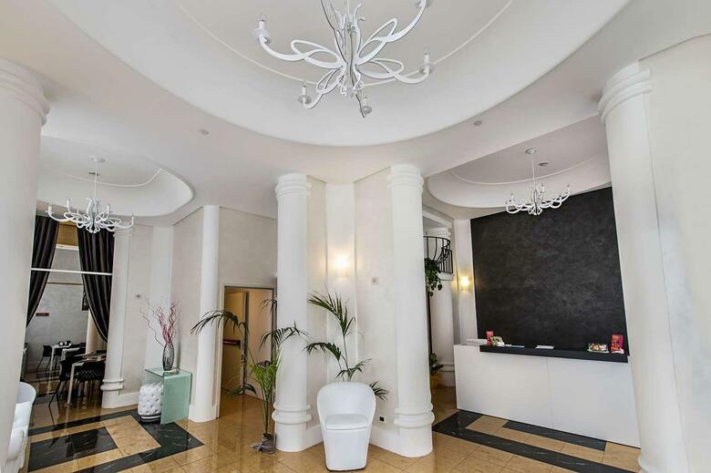 Artemisia Palace Hotel