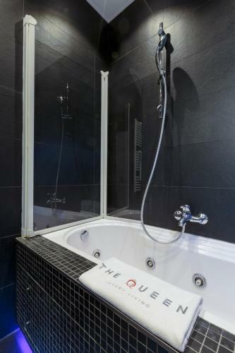 The Queen Luxury Apartments - Villa Carlotta