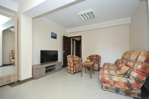 Apartments Maini