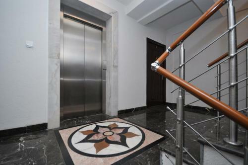Apartments Maini