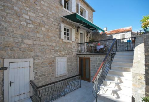 Luxury Montesa Old Town Apartment