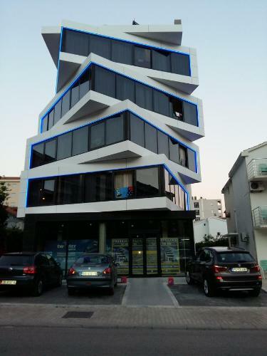 Apartment Twister 18
