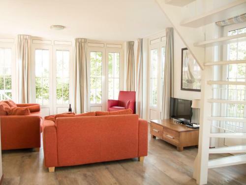 Holiday Home Bungalowparck Tulp & Zee.13