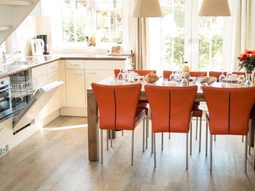 Holiday Home Bungalowparck Tulp & Zee.13