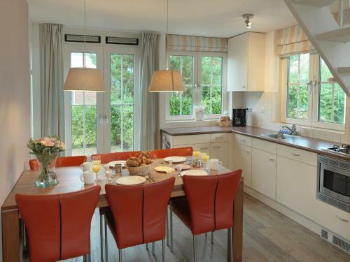 Villa Holiday Home Bungalowparck Tulp & Zee.4