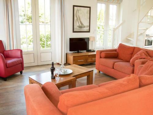 Holiday Home Bungalowparck Tulp & Zee.12