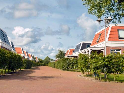 Holiday Home Bungalowparck Tulp & Zee.14
