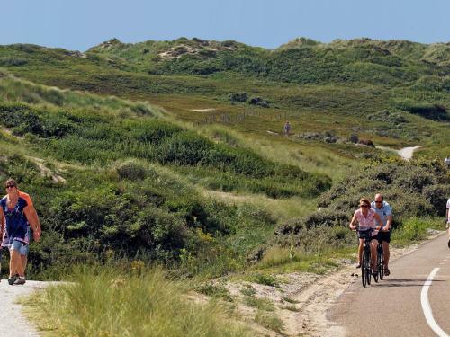 Holiday Home Bungalowparck Tulp & Zee.17