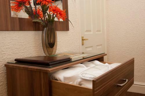 Hostal The Valentine (adult Couples Only)