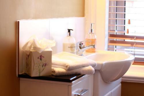 Bed & Breakfast Brentwood Guest House