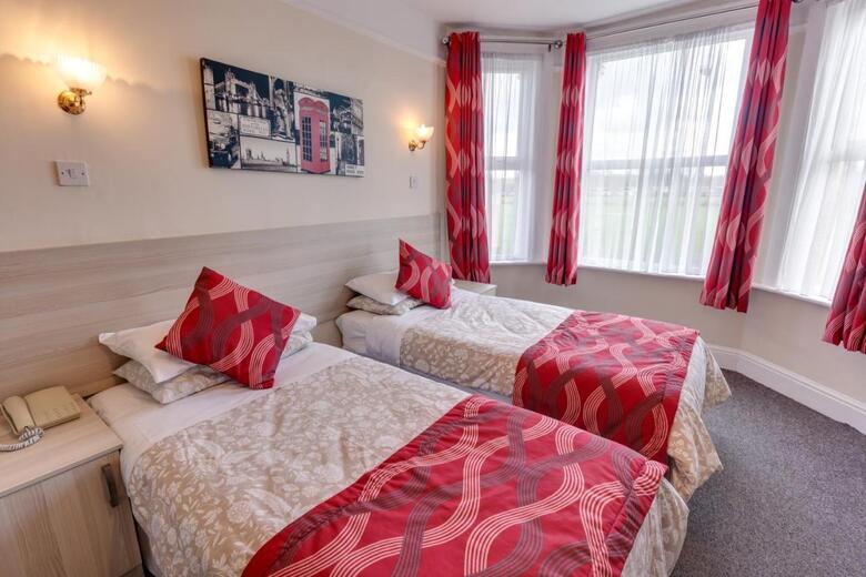 Hostal The Sportsview Guest House