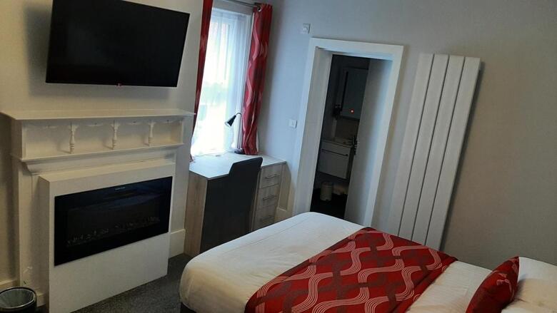 Hostal The Sportsview Guest House