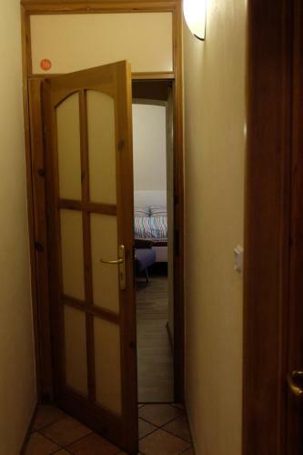 Hostal Academus - Cafe/pub & Guest House