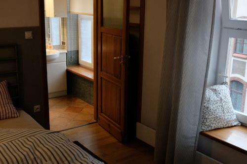 Hostal Academus - Cafe/pub & Guest House