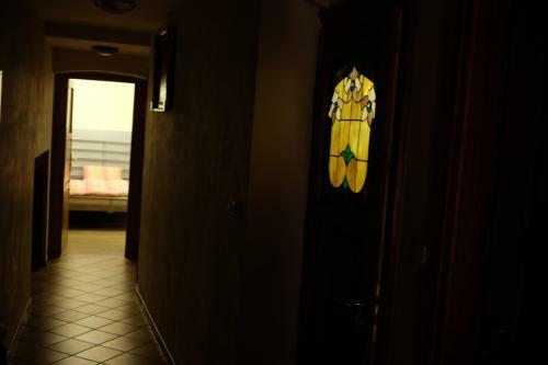 Hostal Academus - Cafe/pub & Guest House