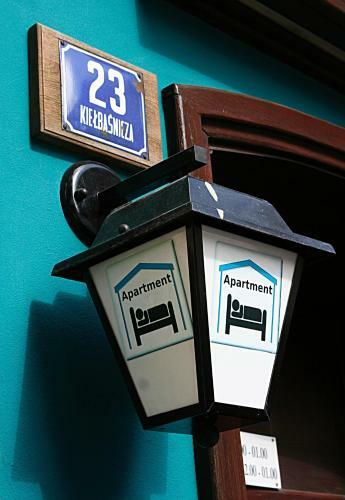 Hostal Academus - Cafe/pub & Guest House