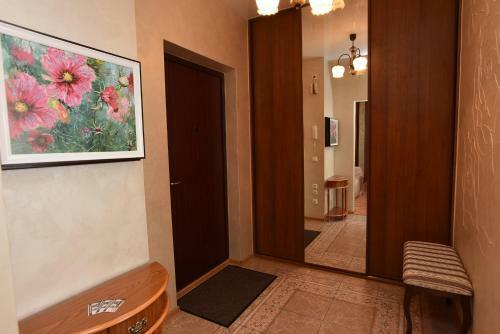 Apartment Domashny Uyut Na Malysheva 4b