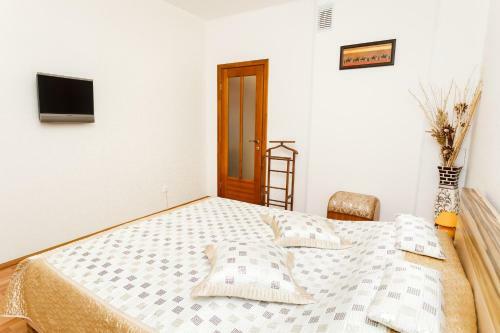Apartment Domashny Uyut Na Malysheva 4b