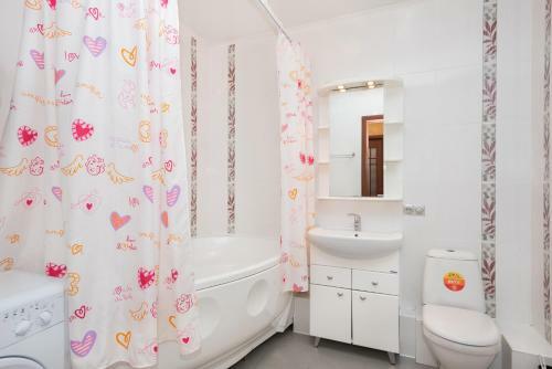 Apartment On Hohryakova 74