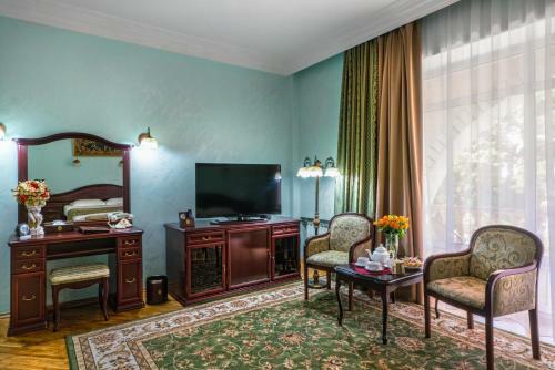 Chebotarev Hotel