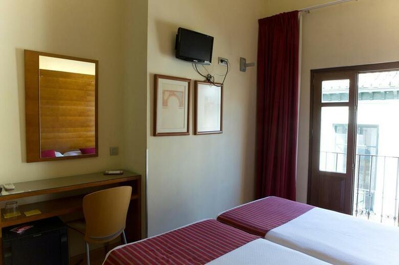 Hotel Puerta De Las Granadas