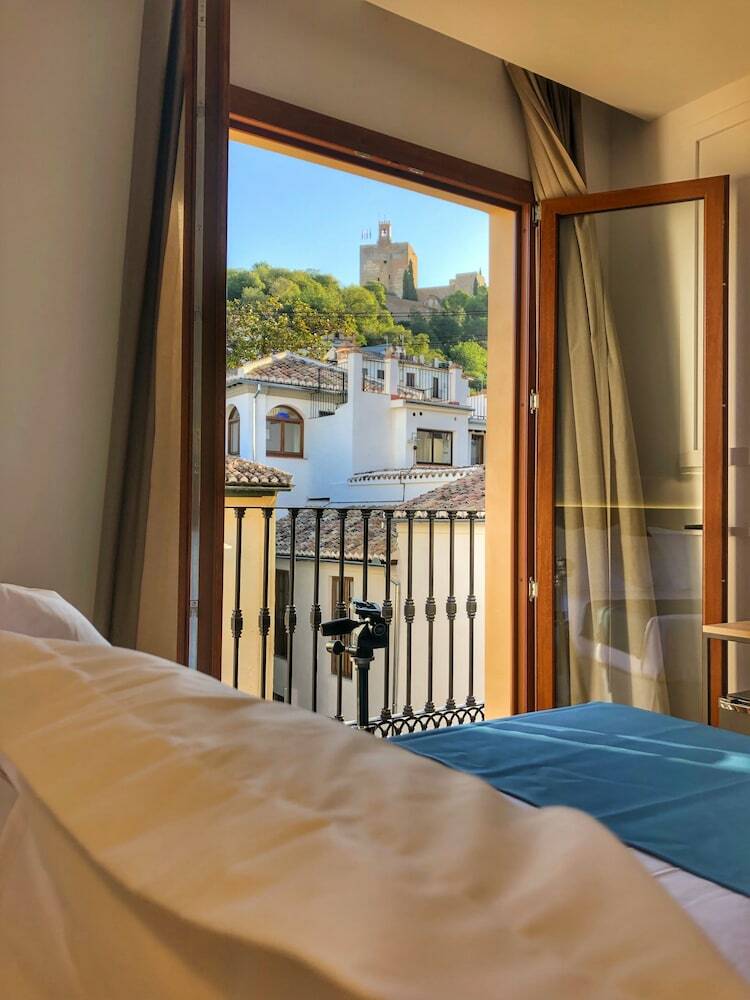 Hotel Puerta De Las Granadas