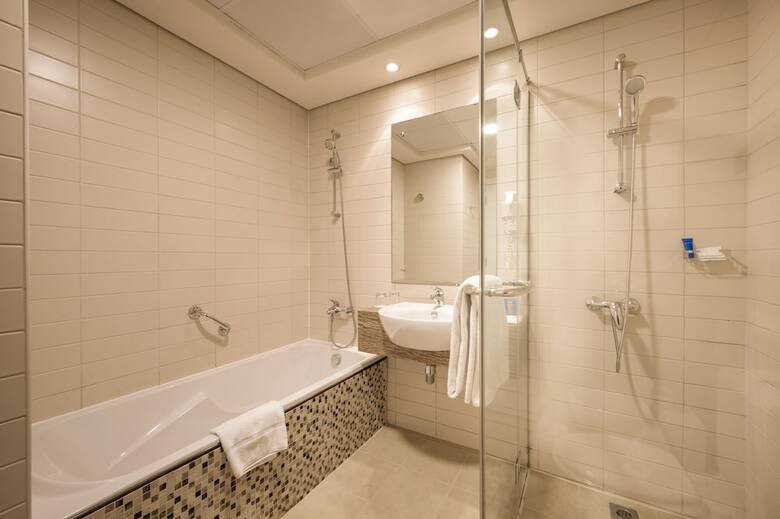Oaks Liwa Heights Hotel Apartments