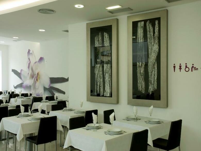 Hotel Genesis