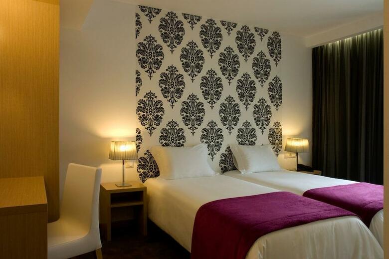 Hotel Genesis