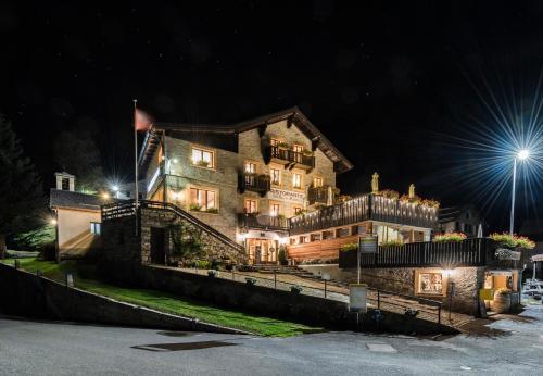 Chalet Stella Alpina - Hotel And Wellness