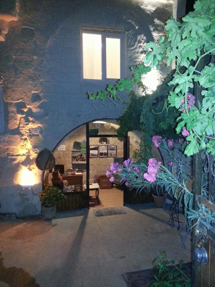 Hotel Whisper Cave House