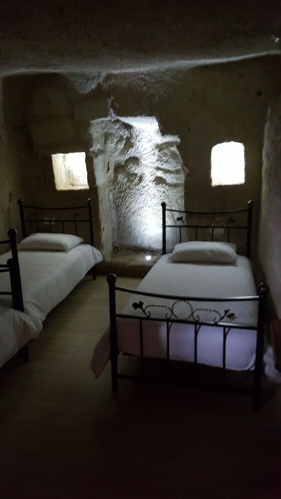 Hotel Whisper Cave House