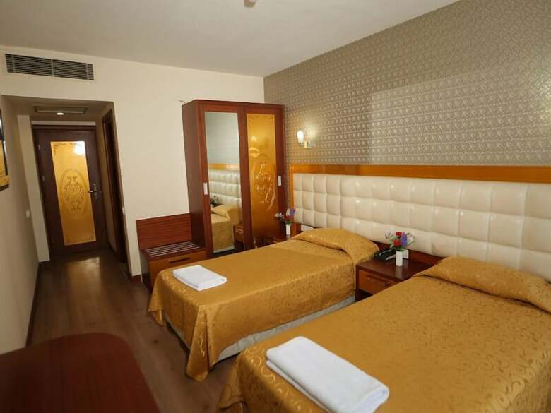Kayalar Hotel